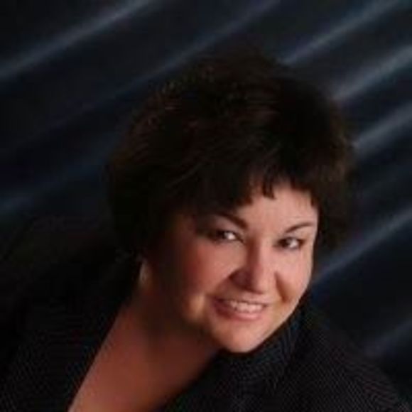 Meet your Posher, Pauline - Picture 1 of 1